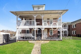Building Photo - 1007 S Main St
