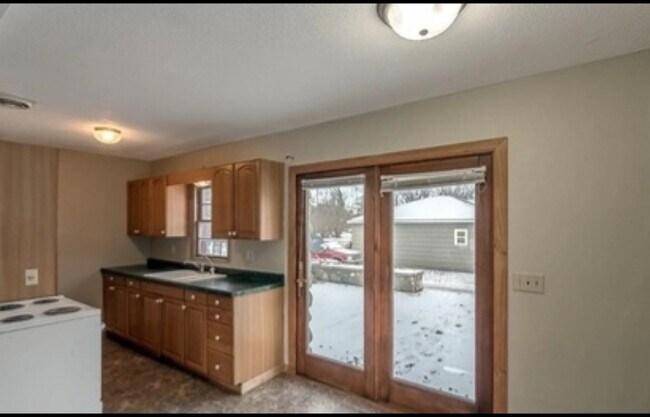 Cocina y comedor - 802 Le Hillier St