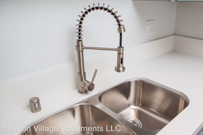 Building Photo - 2669 Mission Village Dr
