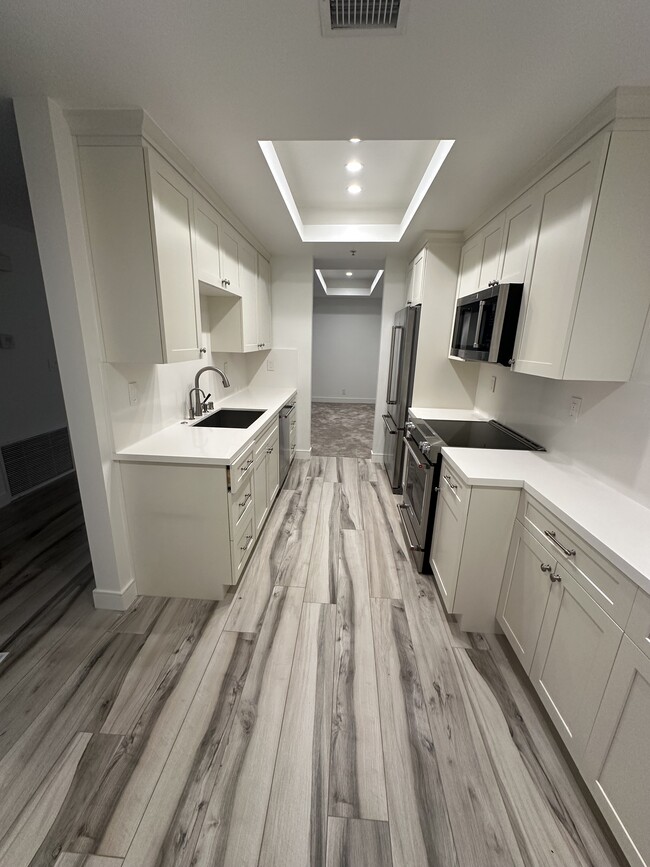 Foto del edificio - 2131 Century Park Ln