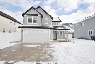 Building Photo - 556 N 275 E
