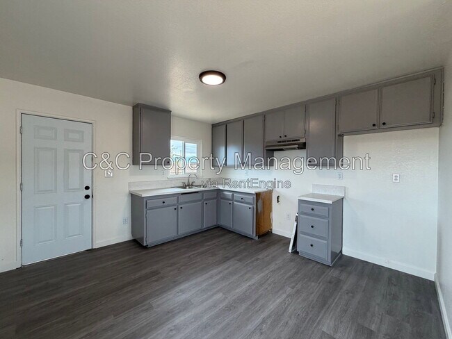 Foto del edificio - 21490 Bear Valley Rd