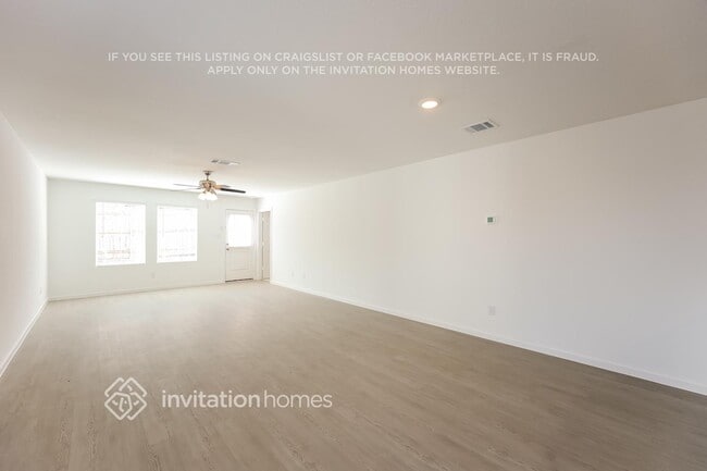Building Photo - 1521 Pile Trl