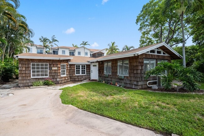 Building Photo - 816 Chukker Rd
