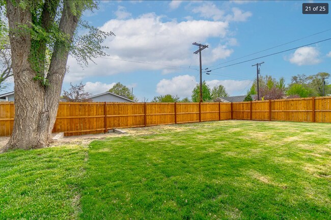 Building Photo - PRICE DROP! Single Family Home, Corner lot...