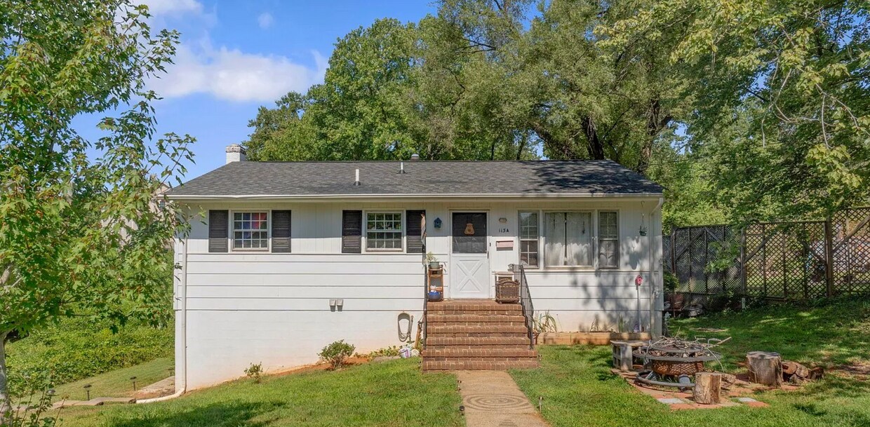 Primary Photo - 113 Piedmont Ave S
