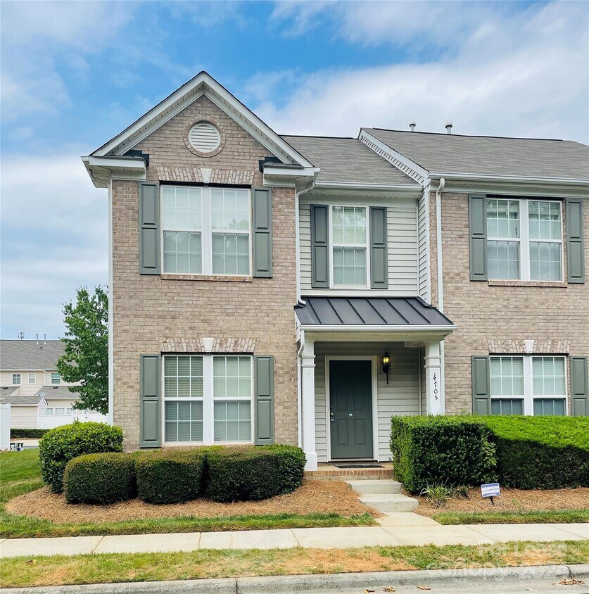 Foto principal - 4705 Forestridge Commons Dr