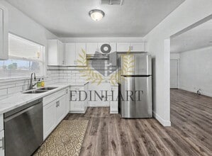 Building Photo - 3049 E McKinley Ave