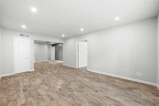 Foto del edificio - 6014 E University Blvd