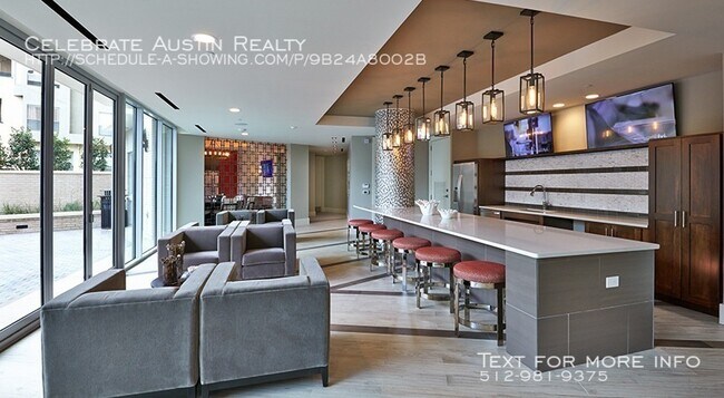 Building Photo - Brady Lowrise