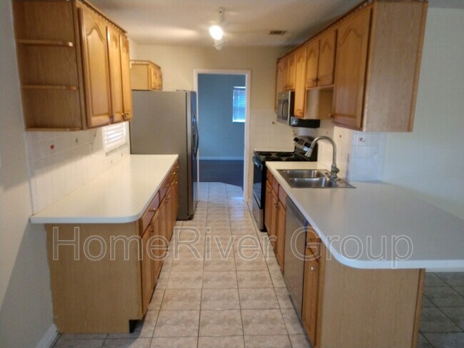 Foto del edificio - 2706 W Ballast Point Blvd