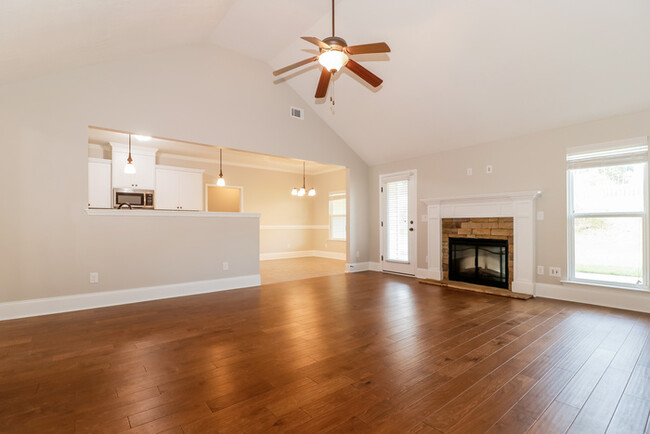Building Photo - 3306 Woodhaven Ct