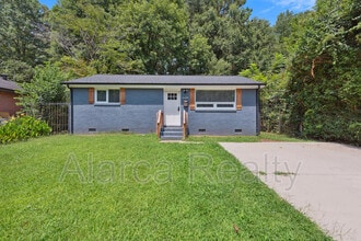 Building Photo - 2438 Finchley Dr