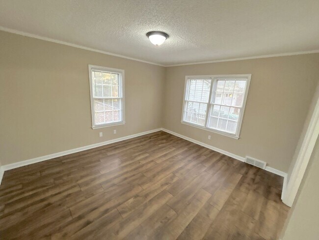 Foto del edificio - 3437 Walnut Grove Rd