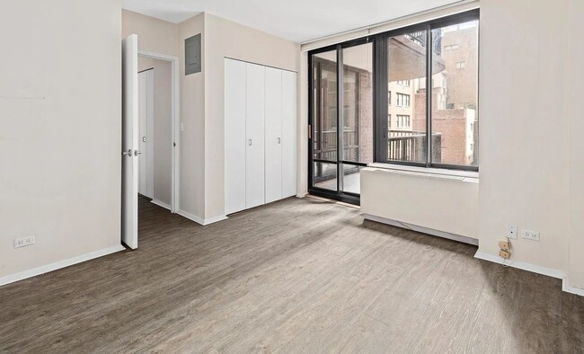 Building Photo - Spacious 1 Bedroom 1 Bathroom