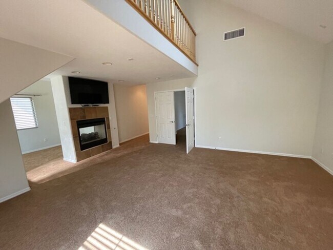 Foto del edificio - WINDSOR AT QUEENSRIDGE