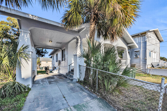 Classic Daytona Beach property right by Historic Daytona Beach - 115 S Grandview Ave