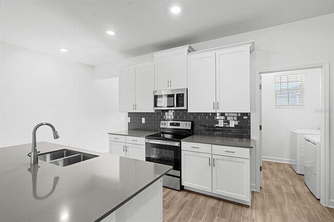 Building Photo - 3075 Addison Blvd