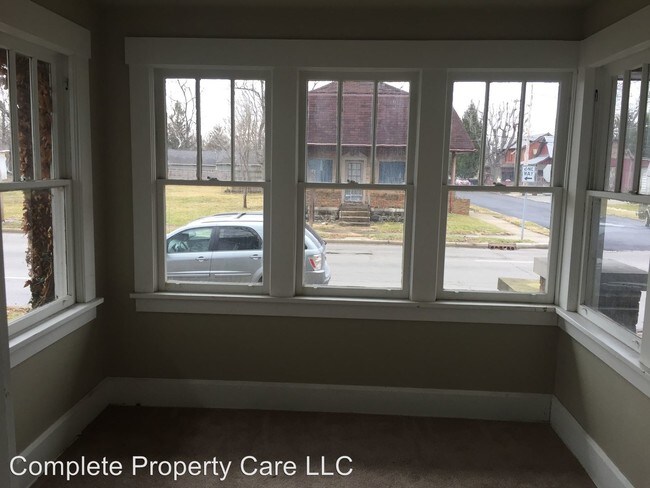 Building Photo - 4 br, 2 bath House - 601 W Main St.