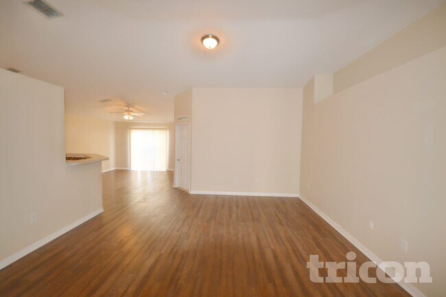 Building Photo - 10917 Banyan Wood Way