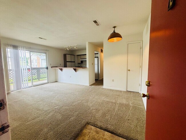 Building Photo - 831 Claytor Square