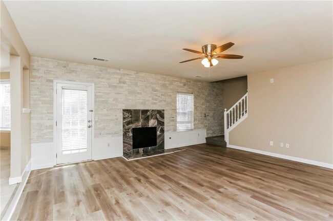 Building Photo - 5150 Rock Pl Dr SW