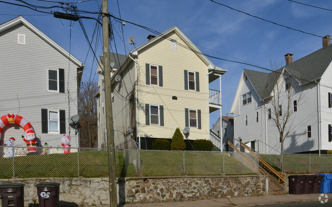 Building Photo - 200-208 North St