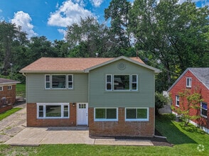 Building Photo - 734 Millers Run Rd