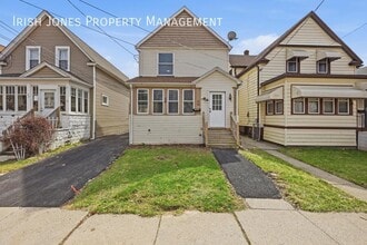 Building Photo - 61 Princeton Pl