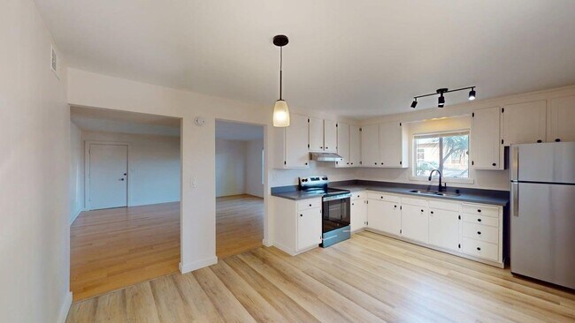 Foto del edificio - 1529 St Charles St