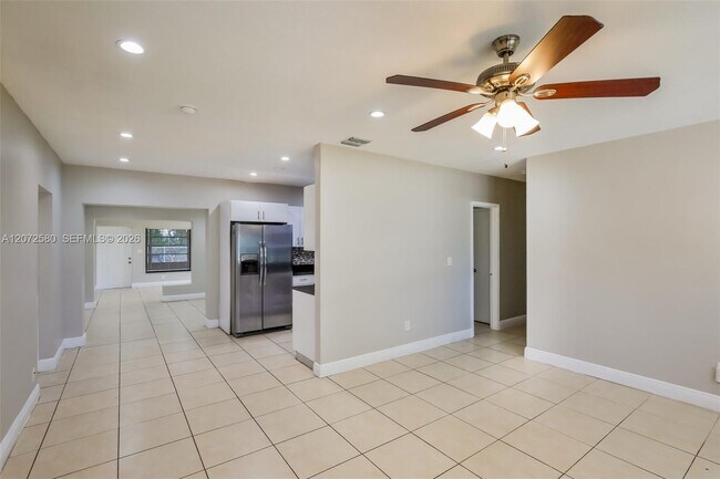 Foto del edificio - 1761 NE 170th St