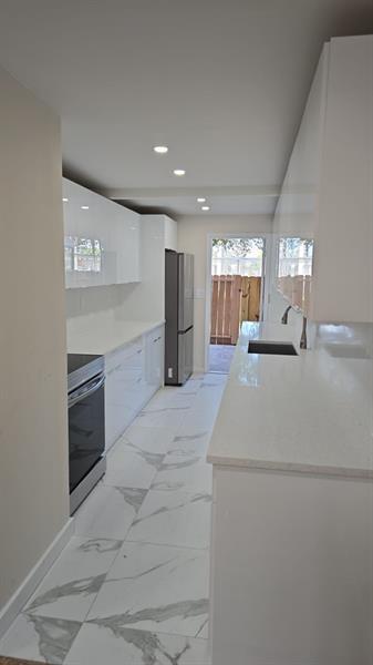 Foto del edificio - 2421 N 40th Ave