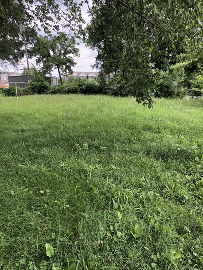 Building Photo - 4 Bed 1 Bath home for rent
