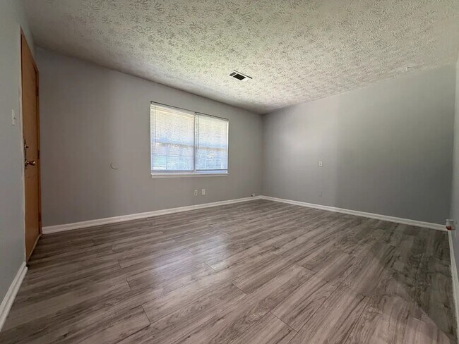 Foto del edificio - 4882 Valley Dale Ct SW