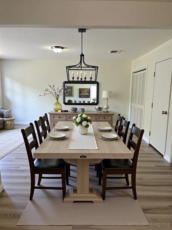 Foto del edificio - 5918 Longmeadow St