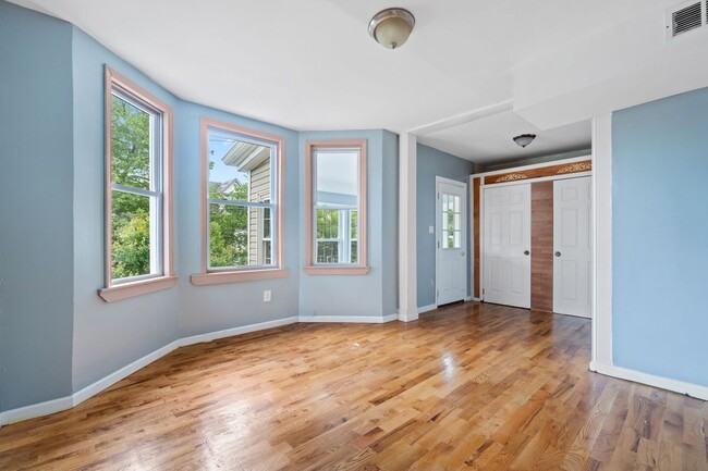 Building Photo - 14-16-16 Treacy Ave