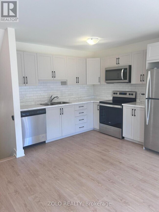 Building Photo - 67 Whitcomb Cres