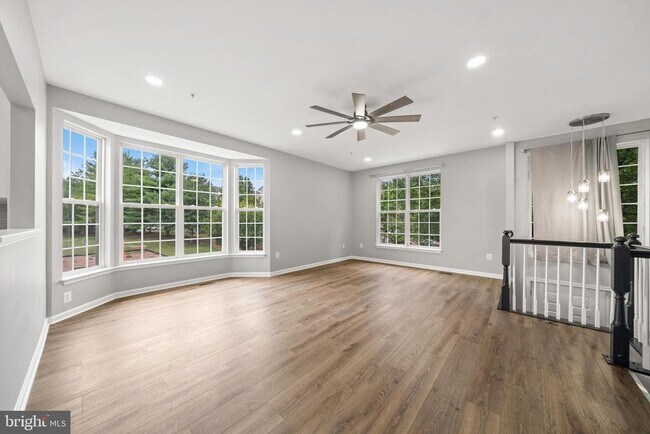 Foto del edificio - 154 Fieldstone Ct