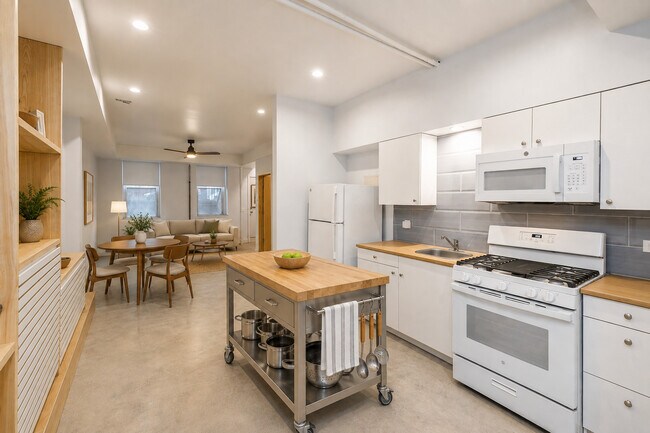 Foto del edificio - 724 W 18th St