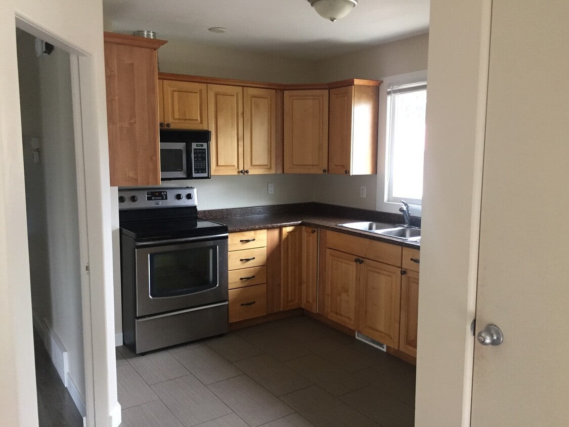 Primary Photo - 12407 132 Av NW