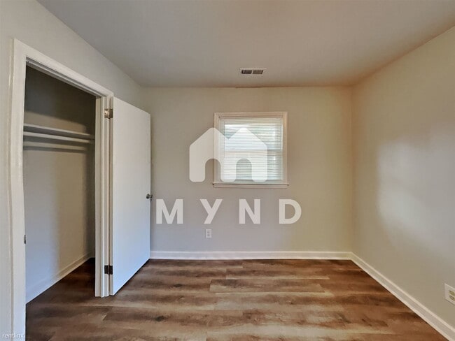 Foto del edificio - 3 br, 1 bath House - 4929 Winchester St