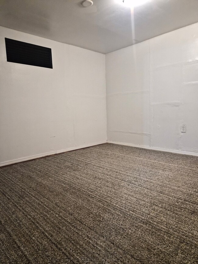 Building Photo - 1023 Voorhees St