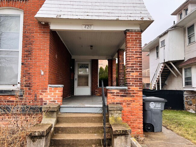 Foto del edificio - 420 Platt St