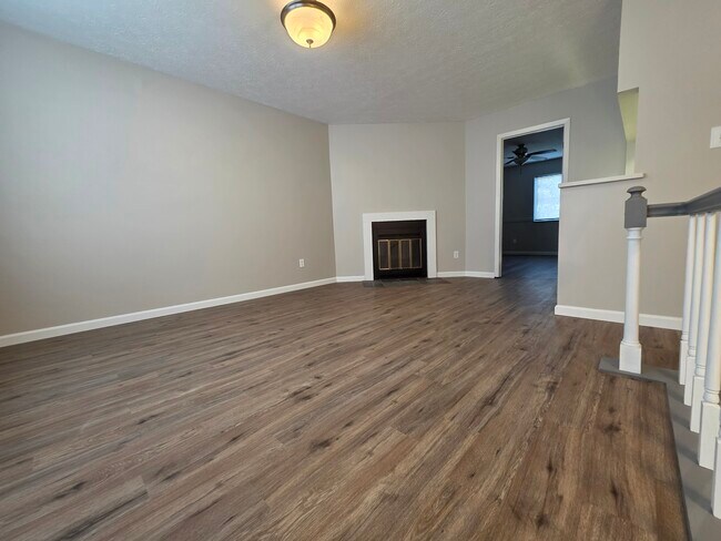 Sala de estar (Planta superior) - 3000 Essington Dr