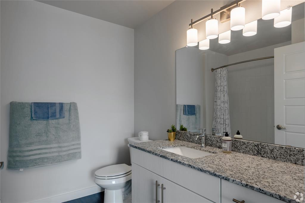 Foto principal - 2401 E Oltorf St