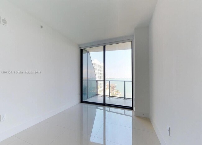 Foto del edificio - 460 NE 28th St