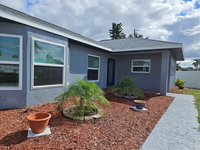 Building Photo - 272 Malvern Dr