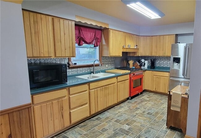 Foto del edificio - 148 Landon Ave