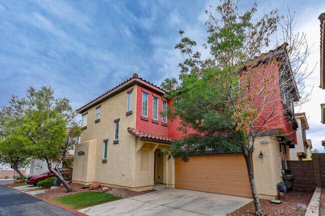 Foto del edificio - Northwest 3 Bedroom 2.5 Bath Home In Gated...