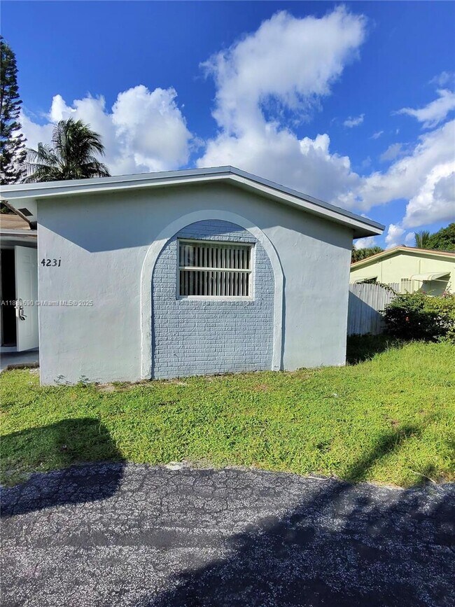 Foto del edificio - 4231 NW 27th St